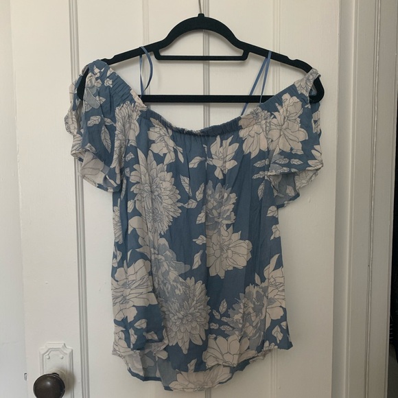 Off the shoulder flower blouse - Picture 2 of 3